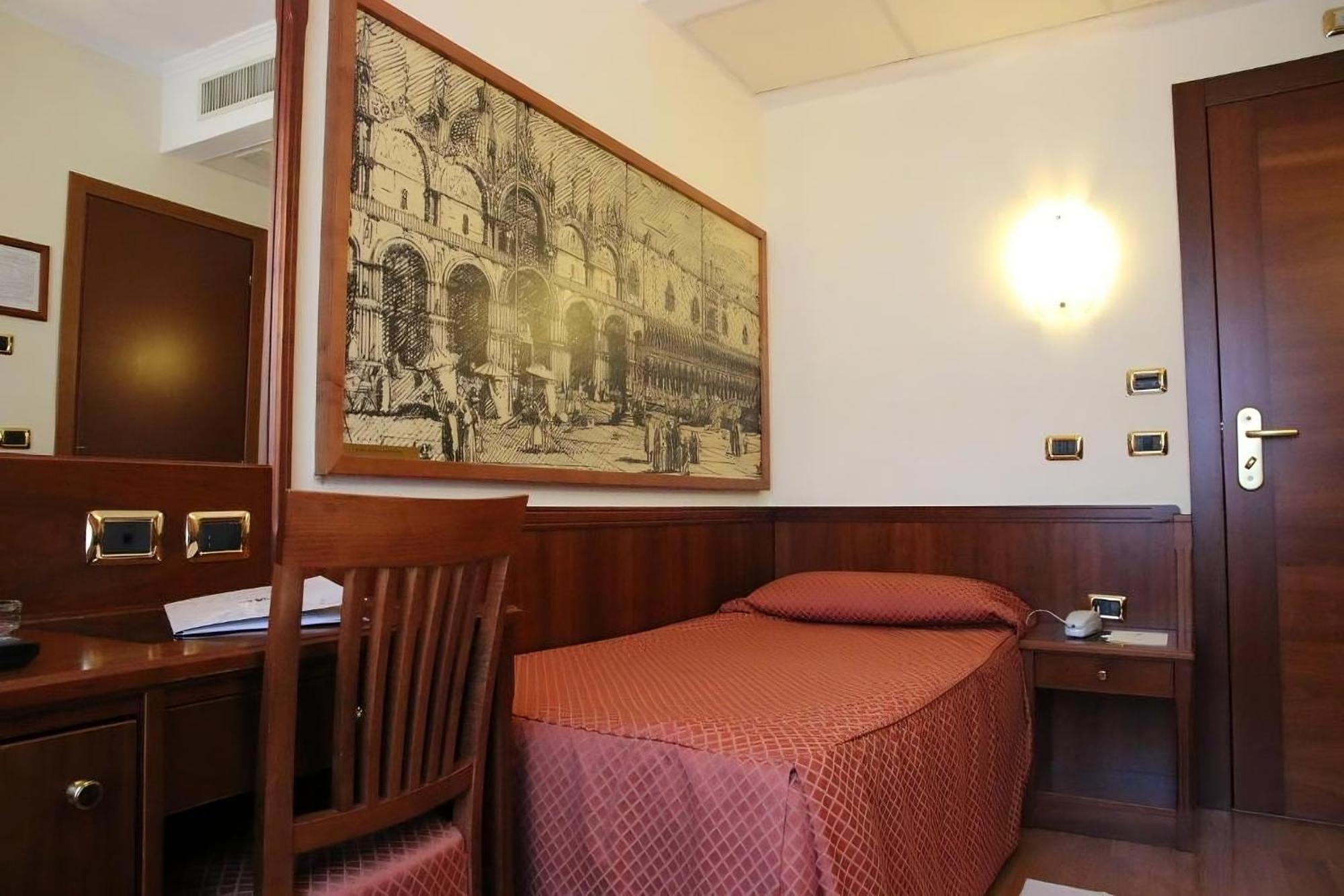 President Venezia Hotel